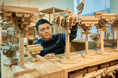這個(gè)迷戀古建筑的山西人把斗拱做成積木,賣到了世界各國(guó)_眼光_澎湃新聞-The Paper